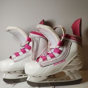 Bauer Prodigy Pink and White Youth Ice Skates Y9